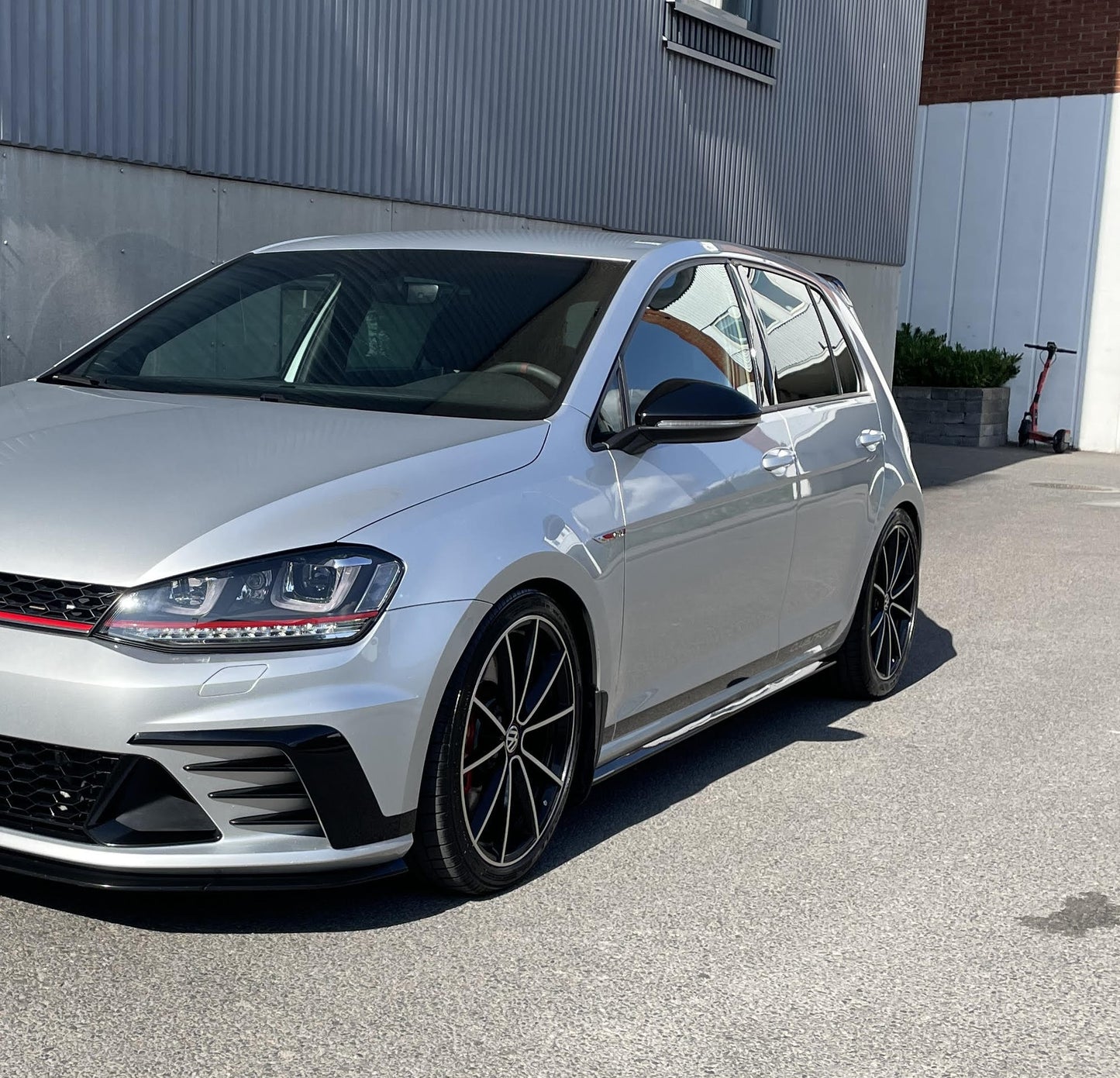 Blanksvarta sidospegelkåpor till Volkswagen Golf MK7/7.5 2014-2020